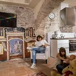 Perfetta Letizia Casa *