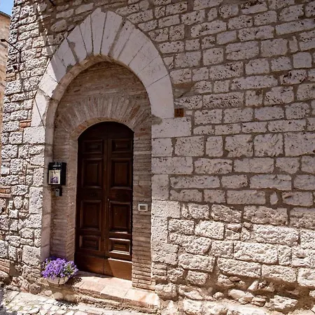 Perfetta Letizia Casa