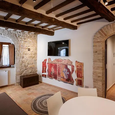 Perfetta Letizia Casa