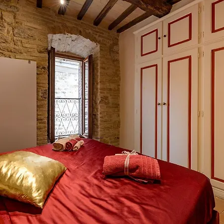 Perfetta Letizia Casa Ассизи