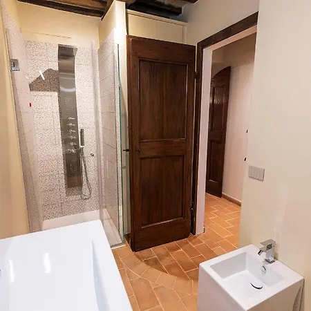 Perfetta Letizia Casa