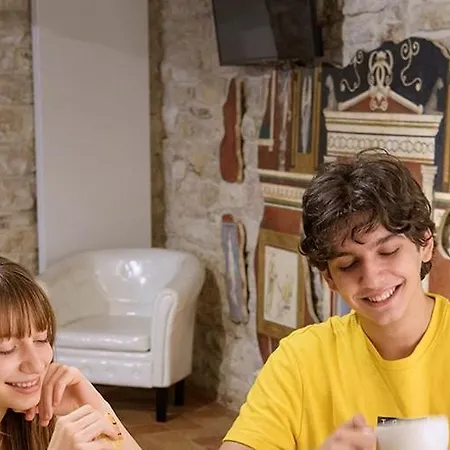 Perfetta Letizia Casa *