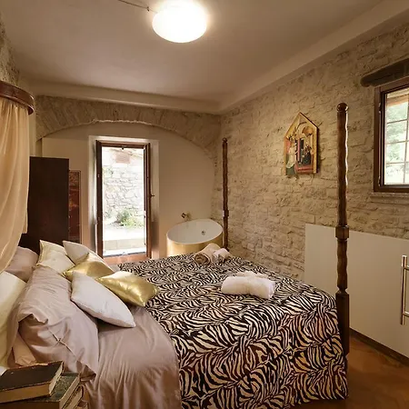 Perfetta Letizia Casa *