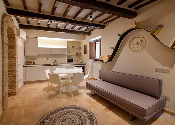 Perfetta Letizia Casa * Assisi