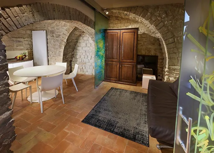 Perfetta Letizia Casa